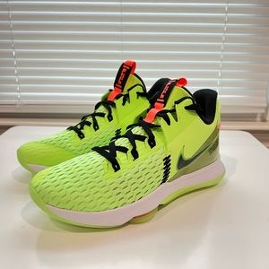 Nike LeBron Witness Grinch Lime Glow Green Basketball CQ9380-300